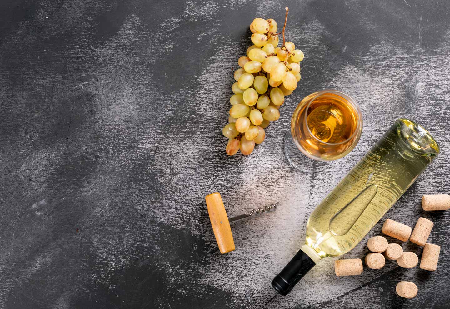 Een flesje bubbels of wijn kopen? Lees hier over De bekendste druiven voor witte wijn Een flesje bubbels of wijn kopen? Lees hier over De bekendste druiven voor witte wijn